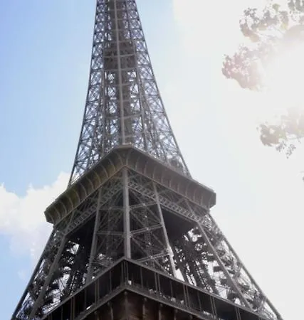 בית אירוח Eiffel Tower Oasis 30m From Eiffel Tower פריז