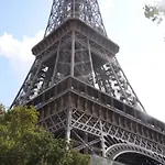 Eiffel Tower Oasis 30m From Eiffel Tower منزل للإقامة