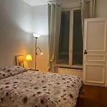 Quarto em Acomodações Particulares Eiffel Tower Oasis 30m From Eiffel Tower Paris