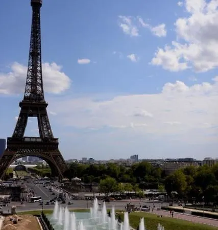 Homestay Eiffel Tower Oasis 30m From Eiffel Tower *