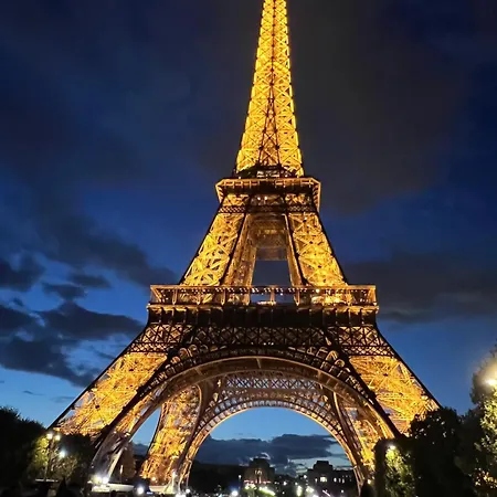 Eiffel Tower Oasis 30m From Eiffel Tower Accommodatie bij particulieren Parijs