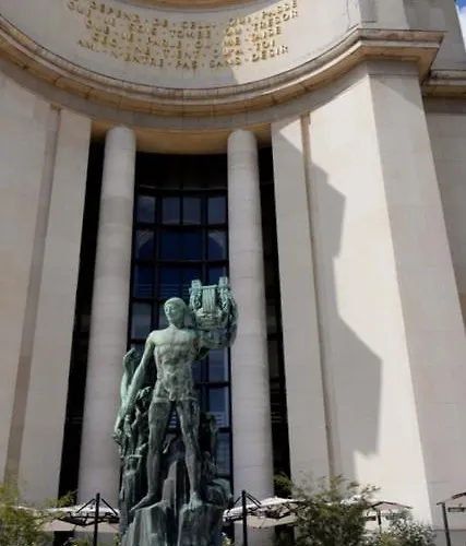 Eiffel Tower Oasis 30m From Eiffel Tower Kwatera prywatna