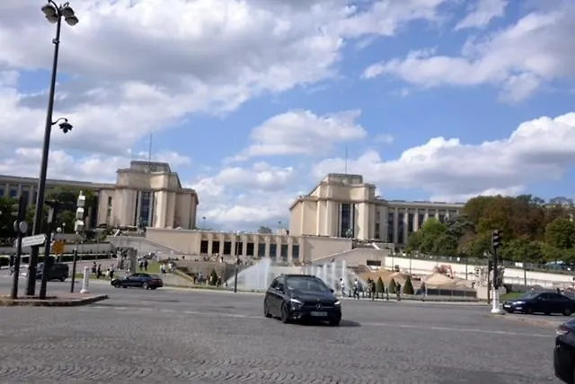 Eiffel Tower Oasis 30m From Eiffel Tower Accommodatie bij particulieren