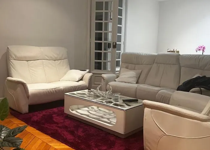 Quarto em Acomodações Particulares Eiffel Tower Oasis 30m From Eiffel Tower *