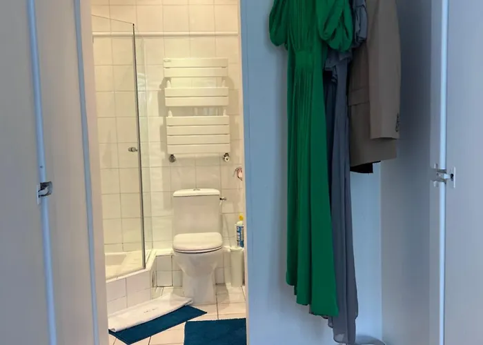 Quarto em Acomodações Particulares Eiffel Tower Oasis 30m From Eiffel Tower *