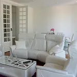 בית אירוח Eiffel Tower Oasis 30m From Eiffel Tower פריז