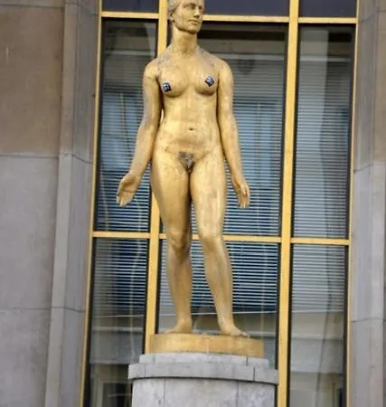 Eiffel Tower Oasis 30m From Eiffel Tower منزل للإقامة باريس