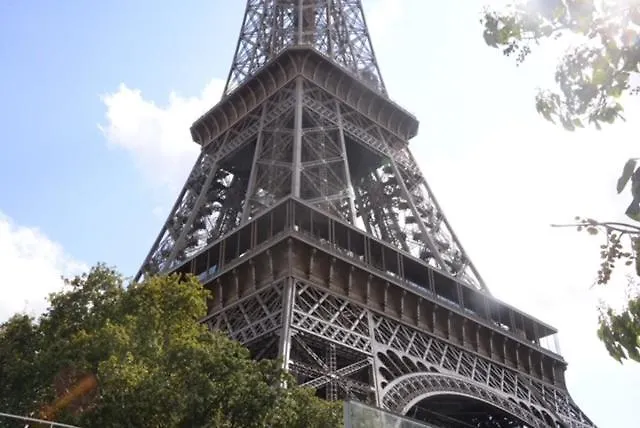 Eiffel Tower Oasis 30m From Eiffel Tower Alloggio in famiglia